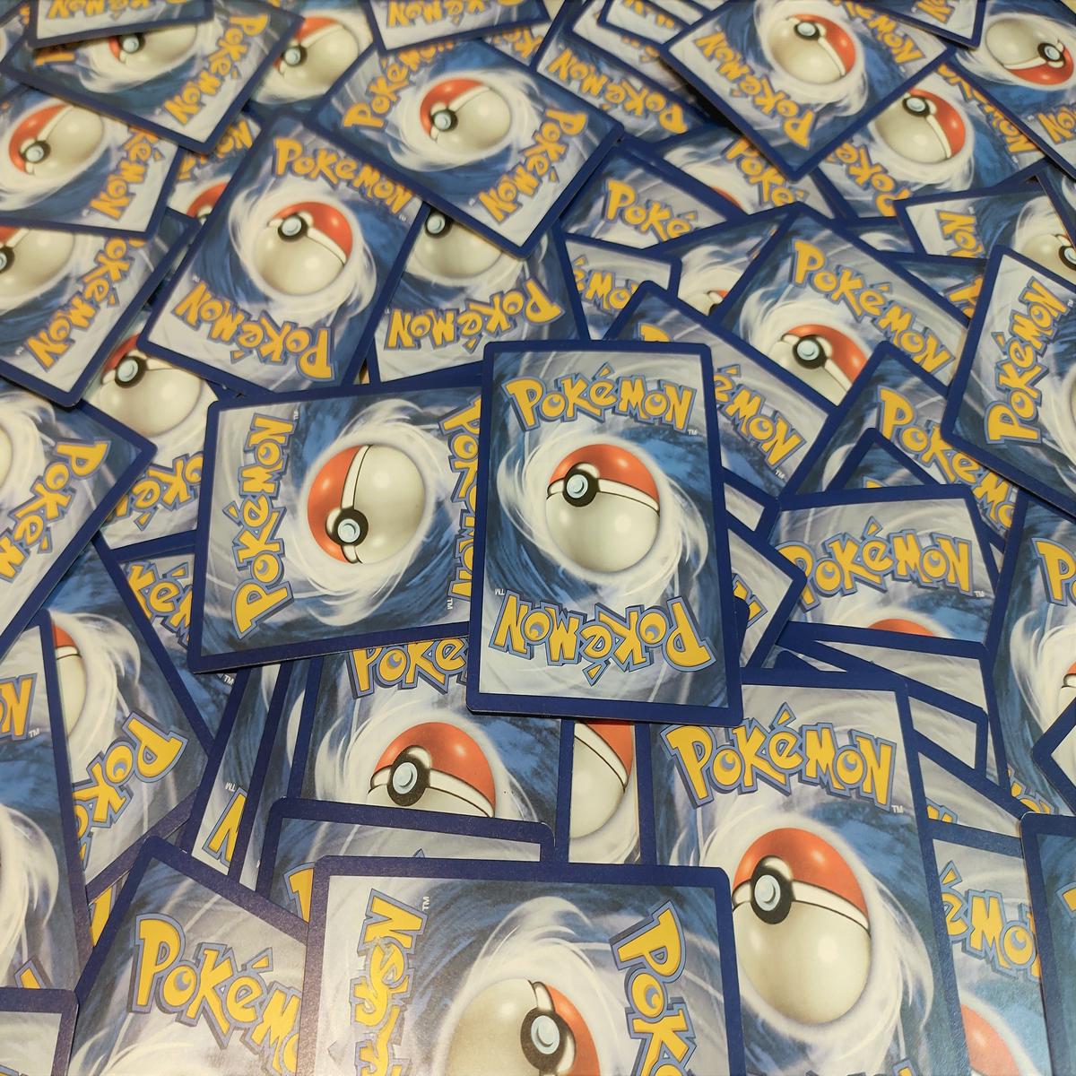 100 Cartas Aleatorias por Mayoreo pokemon (Bulk)